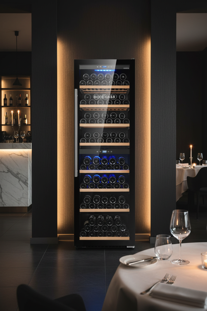 Bodega43 wijnklimaatkast tegen wand in luxe restaurant